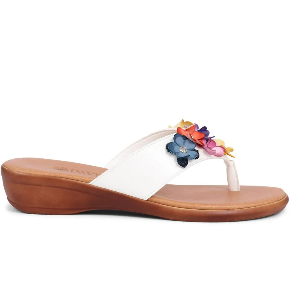 Floral Embellished Toe Post Sandals - CLUBS39001 / 325 319